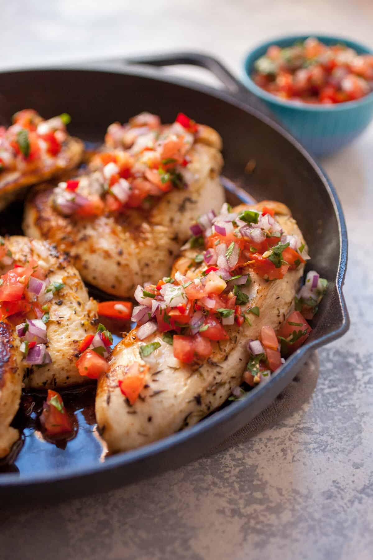 Lime Garlic Chicken: This is a light and simple chicken dish that goes great with almost any side. Enjoy! | macheesmo.com