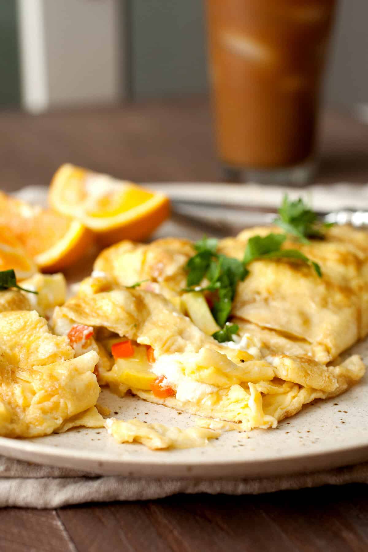 Diner-Style Griddle Omelet: This is how to make a super-packed diner-style omelet at home using your griddle! One of my favorite quick breakfasts! | macheesmo.com