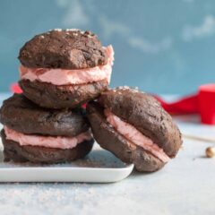 Chocolate Peppermint Whoopie Pies: These homemade whoopie pies are surprisingly easy to make. The chocolate cakes come together easily and the whole project is done in about an hour. They will be a massive hit! | macheesmo.com