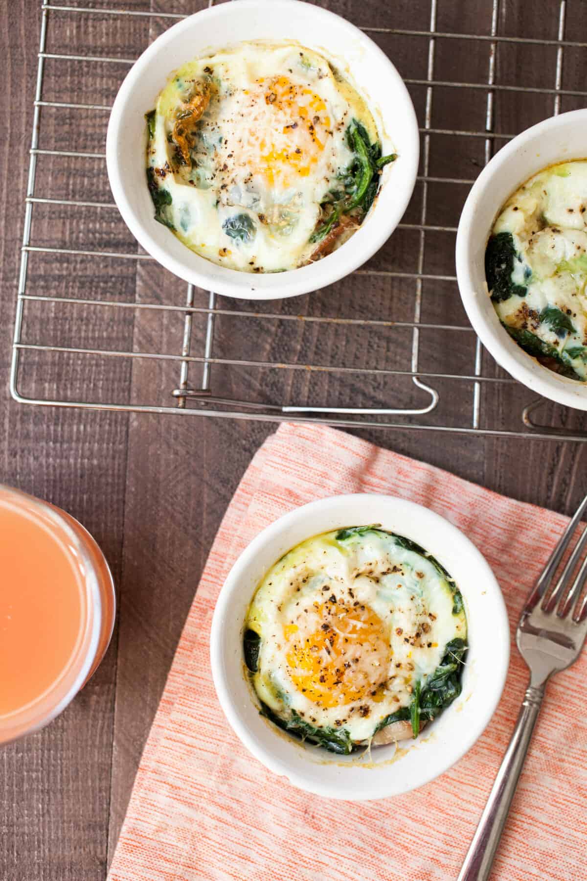 Bacon Spinach Baked Eggs in Ramekins