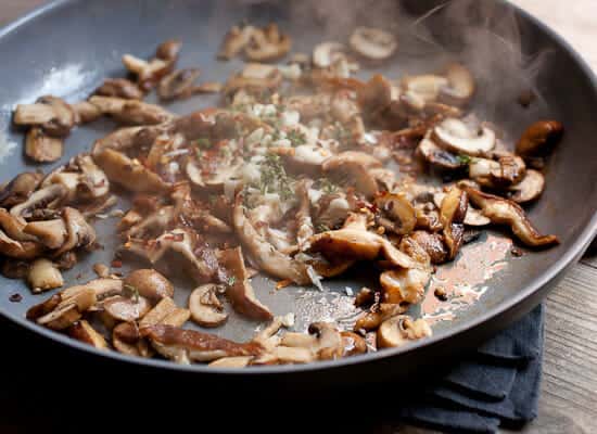 Creamed mushrooms on toast