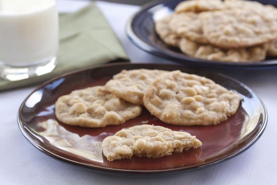 White Chocolate Macadamia Cookies from Macheesmo