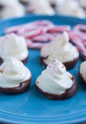 Peppermint Meringues with Chocolate