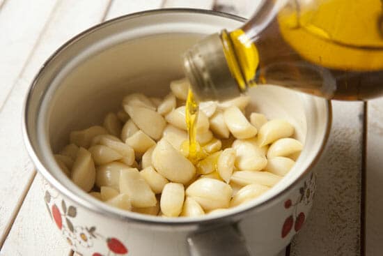 How to make garlic confit
