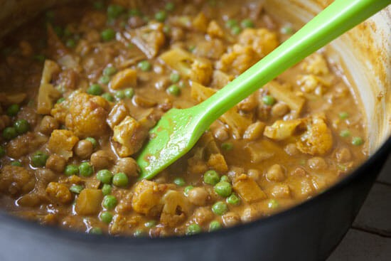 Cauliflower Vegetarian Curry ~ Macheesmo