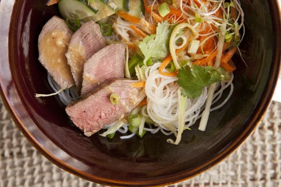 Steak Noodle Bowl ~ Macheesmo