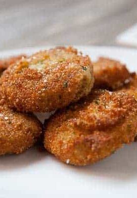 Homemade Veggie Nuggets: These are the perfect vegetarian alternative to the chicken nugget. Made with mashed carrots, broccoli, and golden beets. They are slightly sweet and perfectly crispy! | macheesmo.com