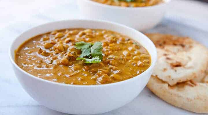 Black Eyed Peas Curry: A simple curry simmered with spices and black eyed peas. A great dish for New Year's Day. Good luck!