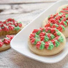 Psychedelic Holiday Soft Cookies: Okay... I'm not the best at frosting cookies, but these are super fun. Who doesn't love a simple soft cookie?!