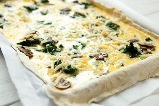 Making puff pastry frittata