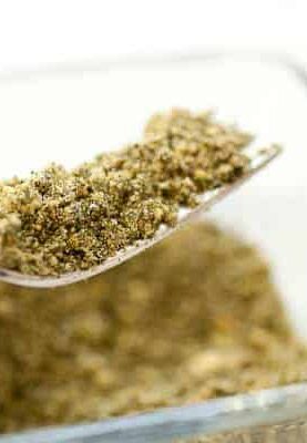 Seaweed seasoning recipe: This quick to make homemade seasoning mix is savory, salty, and a little spicy! It's good on a ton of stuff, but I really like it on popcorn. Check out the post to learn the secret ingredient!