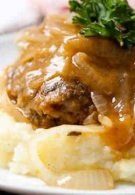 Homemade Salisbury Steak: Made without soup packets and just good ingredients, this is the salisbury steak recipe that will redeem the classic! | macheesmo.com