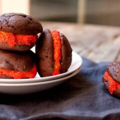 Halloween Whoopie Pies: Homemade chocolate and marshmallow whoopie pies! Perfect for a Halloween party! Easier to make than you might think, really fun, and scary delicious! | macheesmo.com