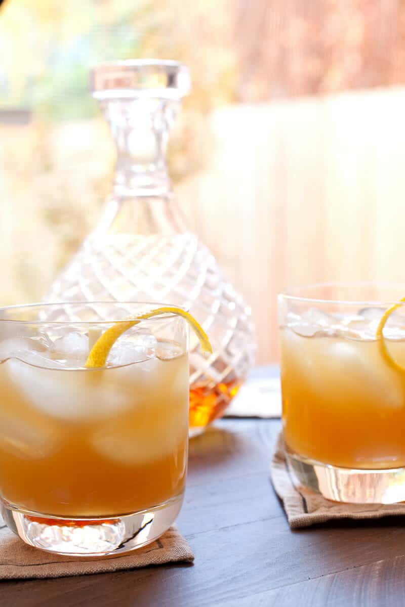 Apple Cider Shrub Cocktails - The new trendy cocktail is actually a twist on an old cocktail: the shrub! This is an easy, perfect for the holidays take on the classic with one secret ingredient: VINEGAR. Trust me on this one! | macheesmo.com