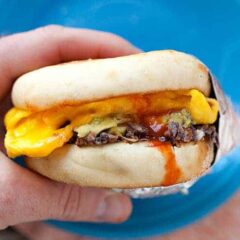 This quick protein breakfast sandwich can be ready in no time and is packed with protein and good fats to kick your day off. Skip the fast food! macheesmo.com