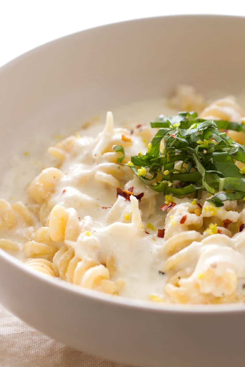Roasted Garlic Ricotta Pasta Sauce Roasted Garlic Ricotta Pasta Sauce: With just a few ingredients, this creamy and flavorful sauce will completely change your pasta game. Similar to an alfredo sauce, but easier to make. Roasted garlic, lemon, and ricotta cheese is all it takes! | macheesmo.com