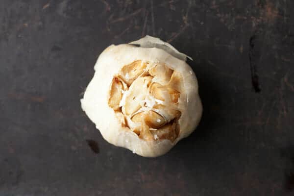 Roasted Garlic Cheddar Pretzel Knots