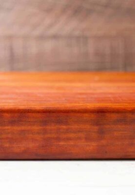 Naturally Clean Wood Cutting Boards: This is my go-to way to clean wood cutting boards to remove any funky smells and leave your cutting board sleak and new! | macheesmo.com