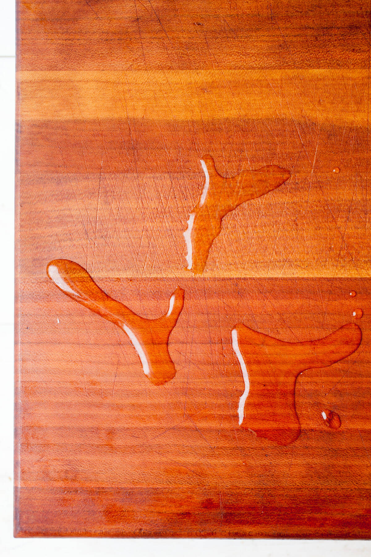 Naturally Clean Wood Cutting Boards: This is my go-to way to clean wood cutting boards to remove any funky smells and leave your cutting board sleak and new! | macheesmo.com