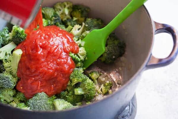 One Pot Broccoli Cheddar Mac