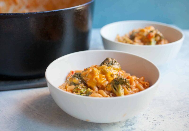 One Pot Broccoli Cheddar Mac: This one pot meal makes a bunch of delicious macaroni and cheese with broccoli folded right in. Your family will love this comfort recipe! | macheesmo.com