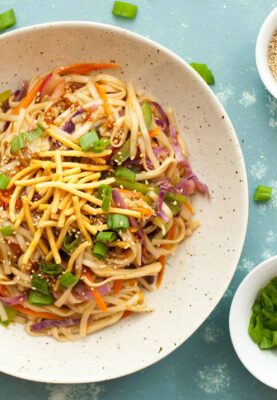 Teriyaki Rainbow Noodles: These quick noodles have a simple sweet/savory teriyaki sauce and loads of beautiful, colorful veggies. A great quick dinner and also good for a packed lunch the next day! | macheesmo.com