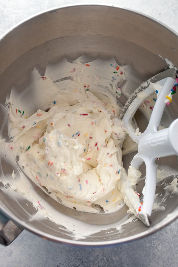 Confetti icing for pudding cake.