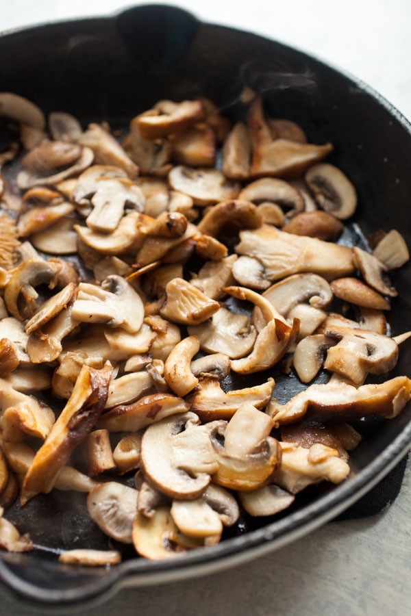 Mushrooms for hummus toast