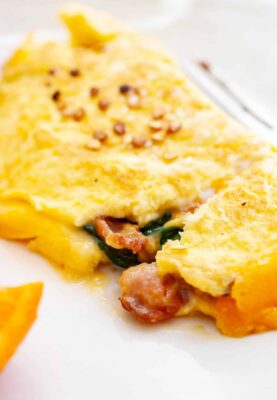 Bacon Omelette with Spinach and Cheddar