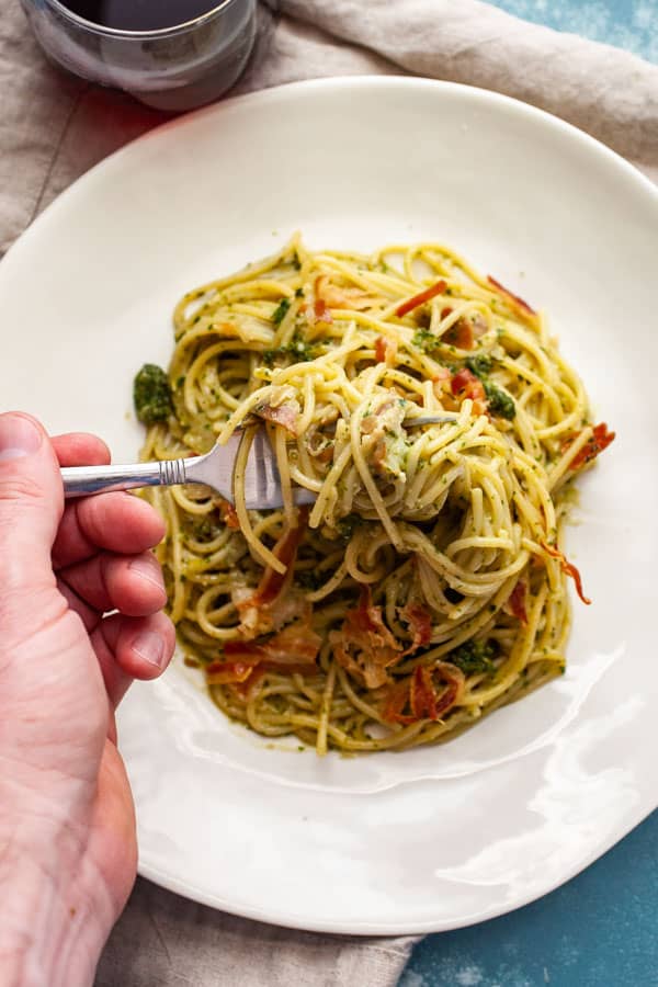 Bite of pasta - Pesto Carbonara with crispy pancetta