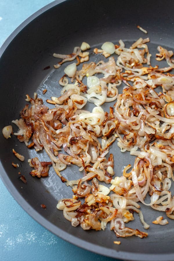 Browned shallot - Caramelized shallot hummus