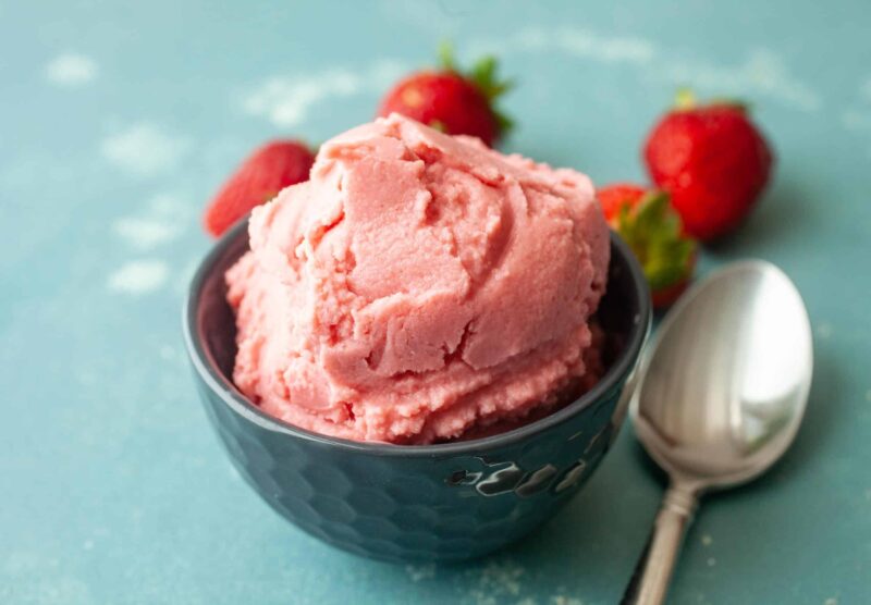 Easy Three-Ingredient Strawberry Frozen Yogurt