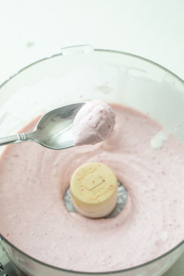 Creamy filling - No Bake Strawberry Yogurt Bars