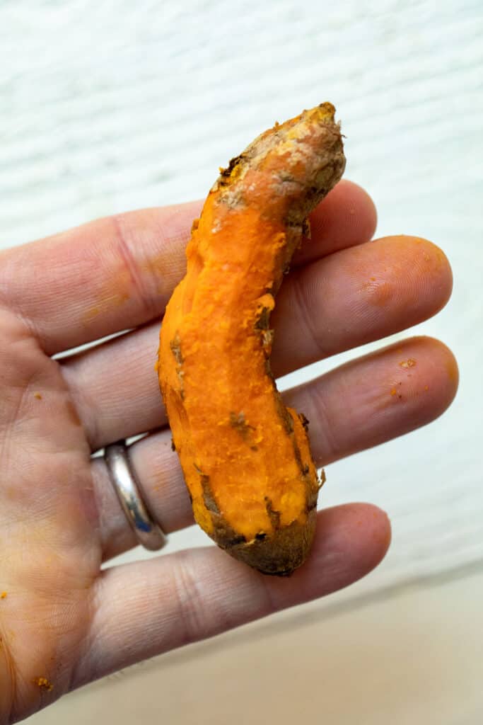 Peeled raw turmeric.