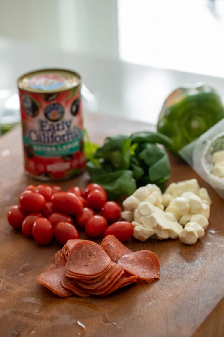 Ingredients for pizza pasta salad.