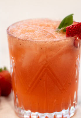 Strawberry Gin Fizz