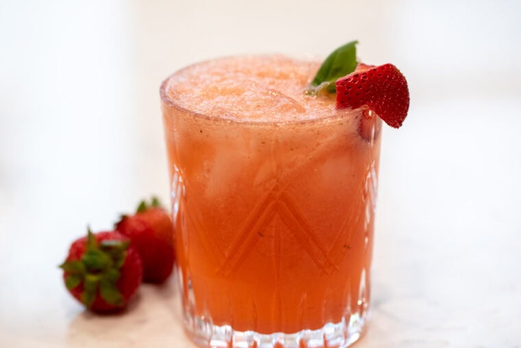 Strawberry Gin Fizz